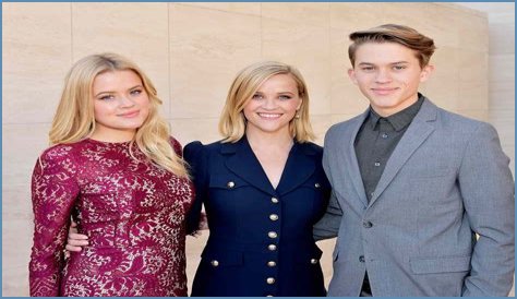 Reese Witherspoon: Actress, Son, Husband, Daughter, Net Worth !
